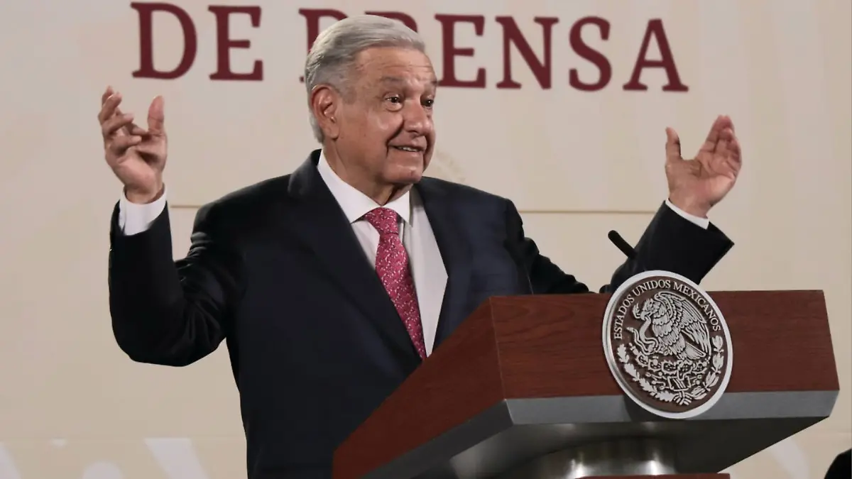 AMLO 8M 